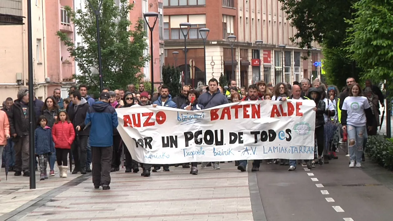 20230514135927_leioa-bizigarri-manifestacion_