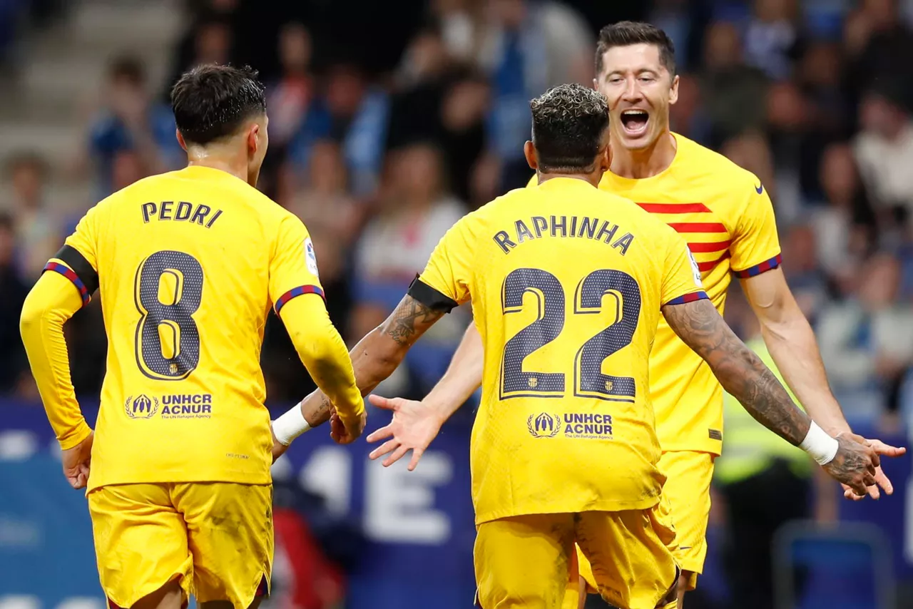 barcelona lewandowski rafinha pedri