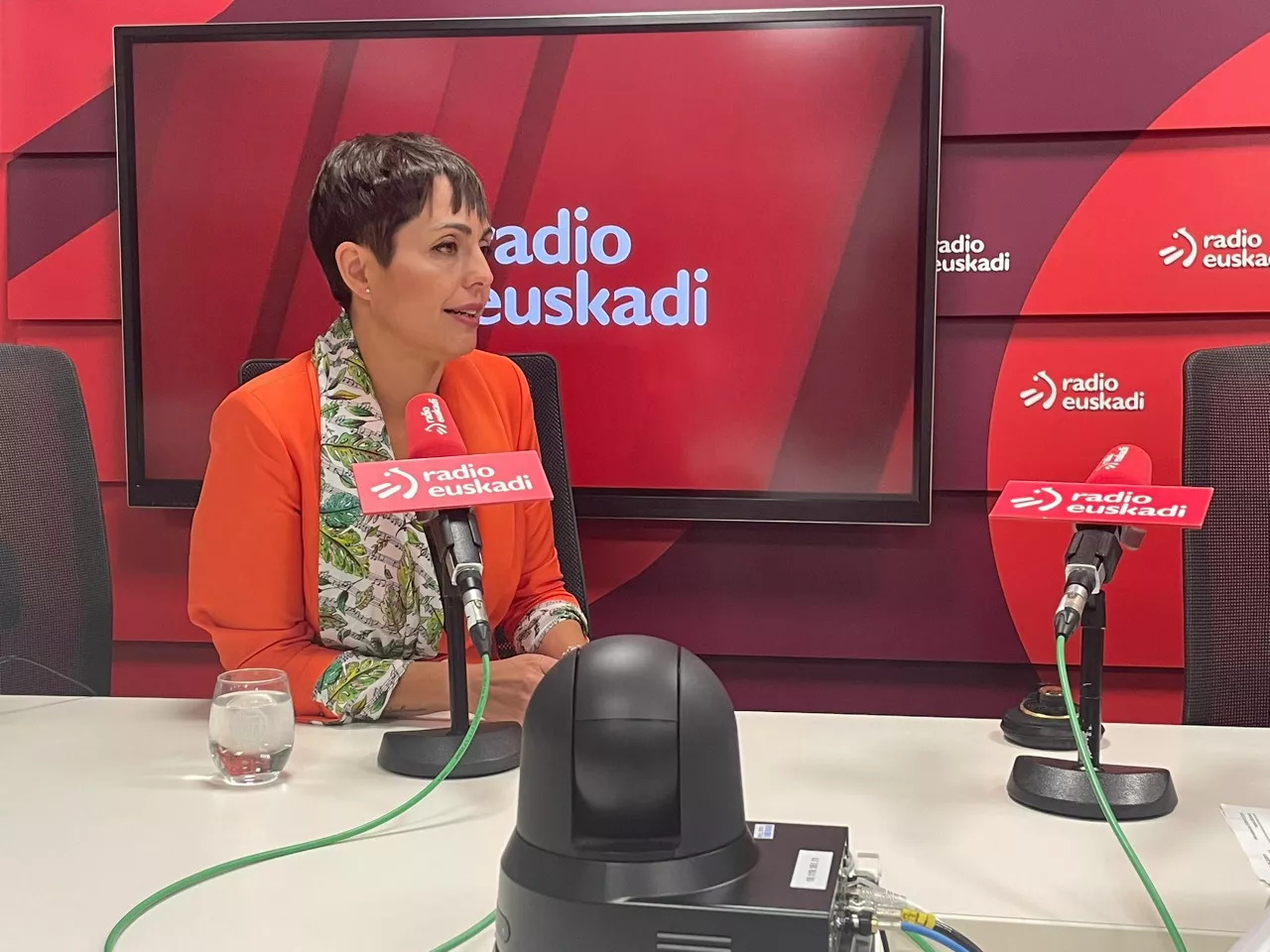 Entrevista a Rocio Vitero (EH Bildu) en Radio Euskadi. Foto: EITB Media