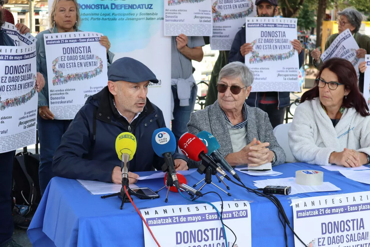 Koordinakundeak manifestazioa iragartzeko prentsaurrekoa egin zuen asteazkenean. Argazkia: D. D.