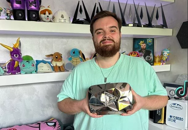 Ibai Llanos, 10 milioi harpidedunen plakarekin