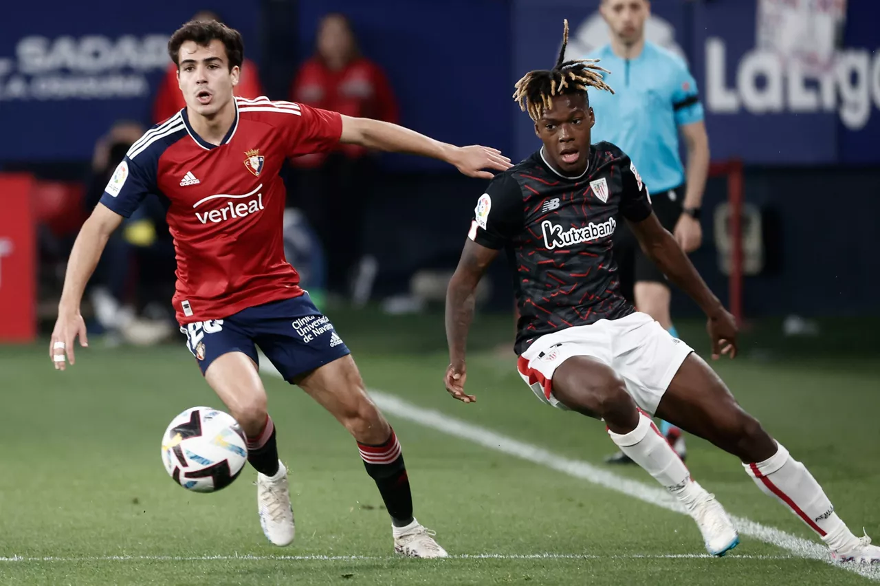 Manu Sanchez eta Nico Williams, Sadarren jokatutako Osasuna-Athletic derbian. Argazkia: EFE