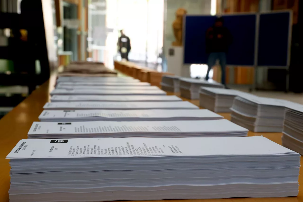 Boto-paperak prest, hautesleku batean. Argazkia: EFE