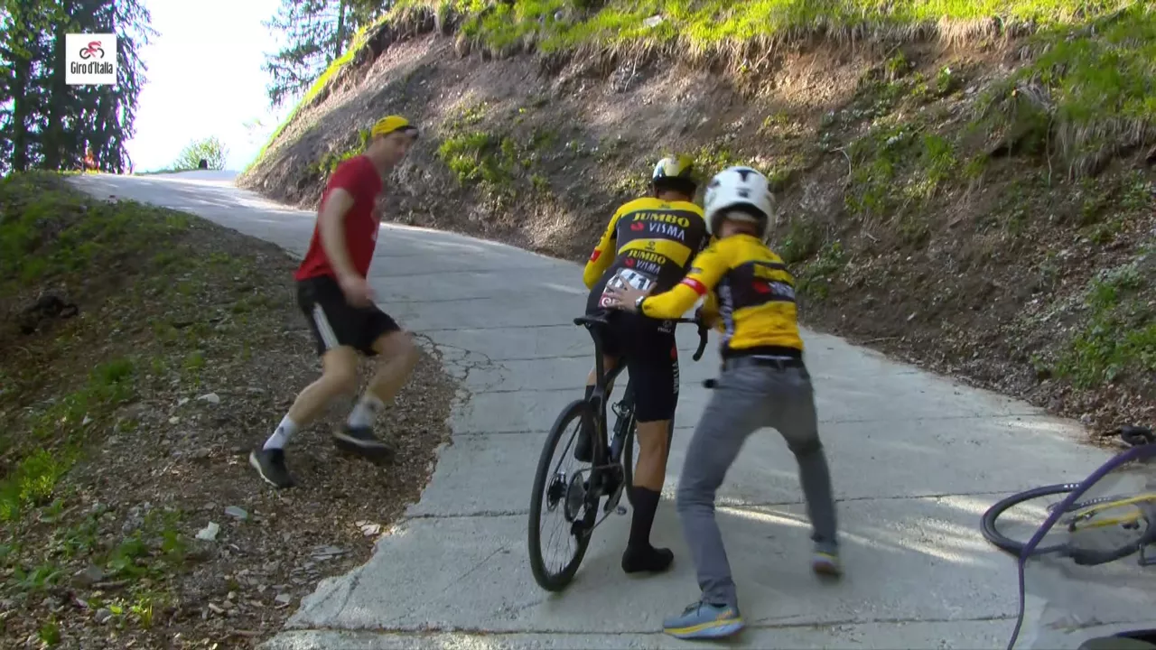 20230527175708_roglic-giro-matcura_