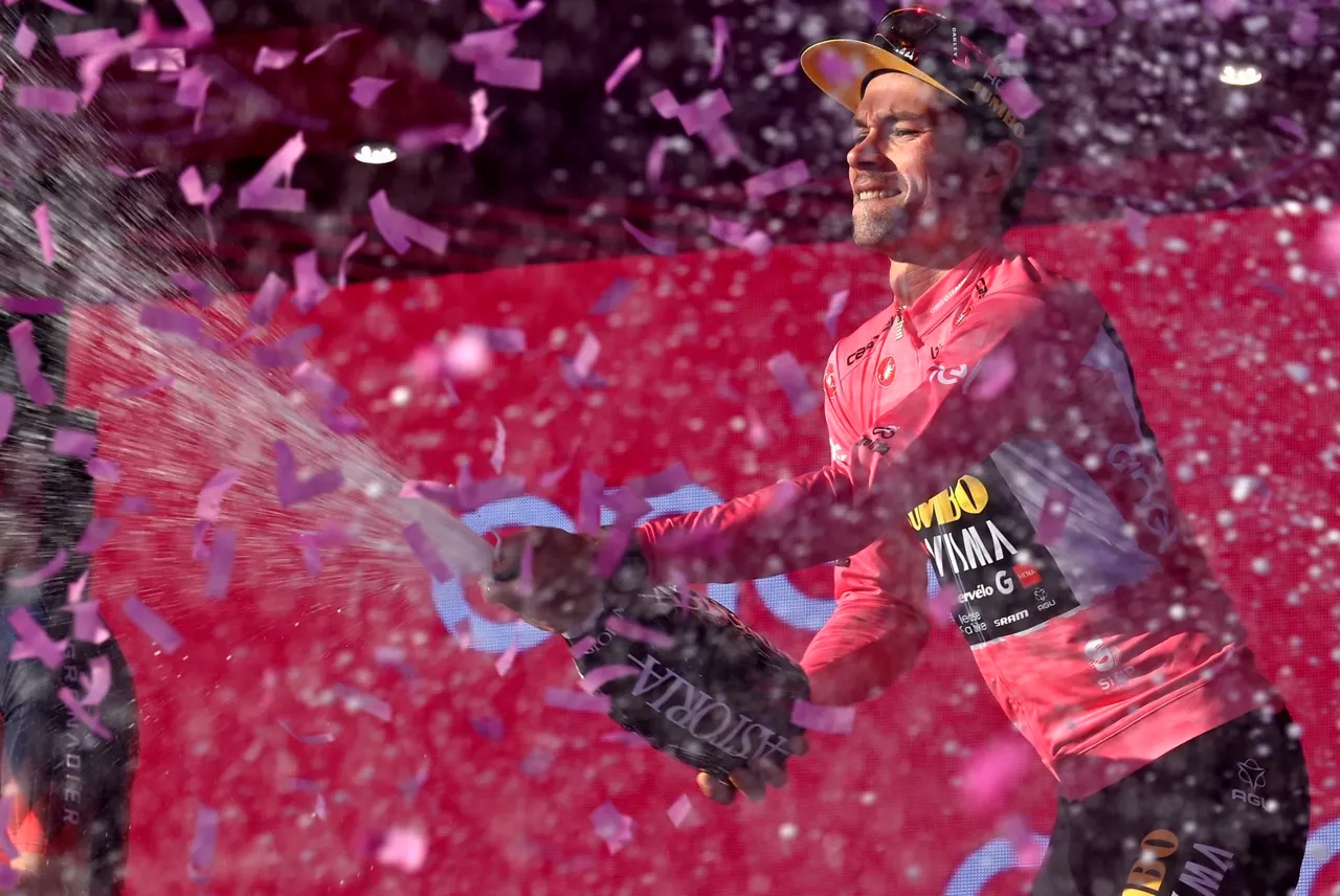 Primoz Roglicek lehen aldiz irabazi du Italiako Giroa. Argazkia: EFE.