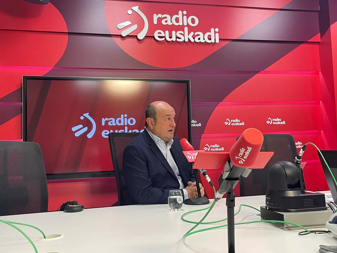Andoni Ortuzar (PNV), en Radio Euskadi. Foto: EITB Media
