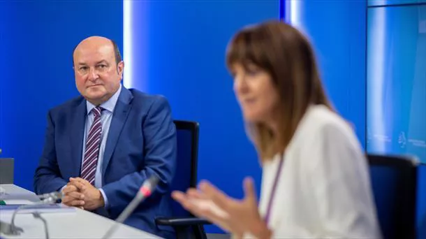 Ortuzar eta Mendia, artxiboko irudian