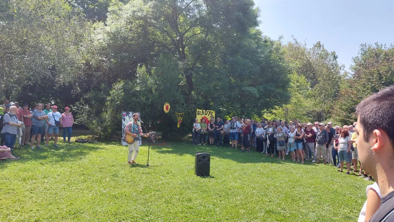 Homenaje a Gladys del Estal en el 44 aniversario de su muerte por un disparo. Foto: Euskadi Irratia