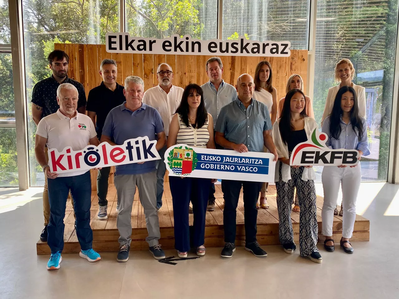 Federazioak larunbat honetan batu dira Orioko Arraun Etxean. Argazkia: EKFB