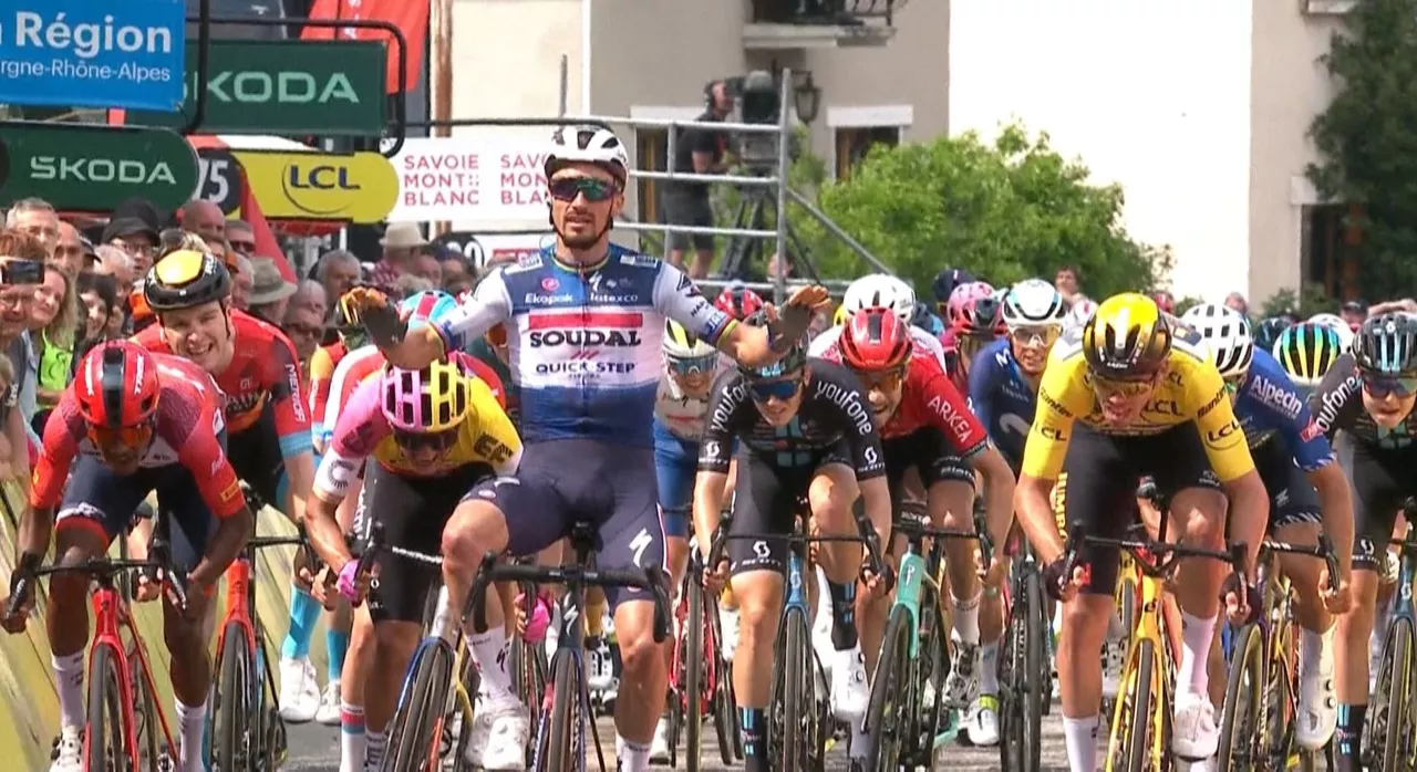 Alaphilippek bikain irabazi du esprinta, bigarren etapan. Argazkia: EITB Media.