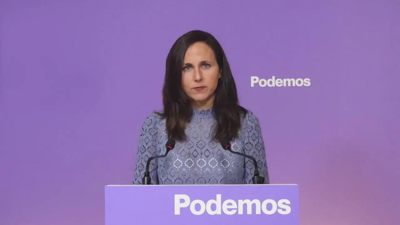 Ione Belarra, con semblante serio, este viernes. Foto obtenida de un vídeo de EITB Media