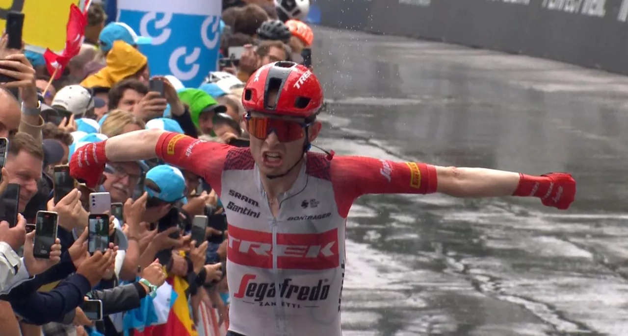 Mattias Skjelmose, pozarren, helmugaratu denean. Argazkia: EITB Media.