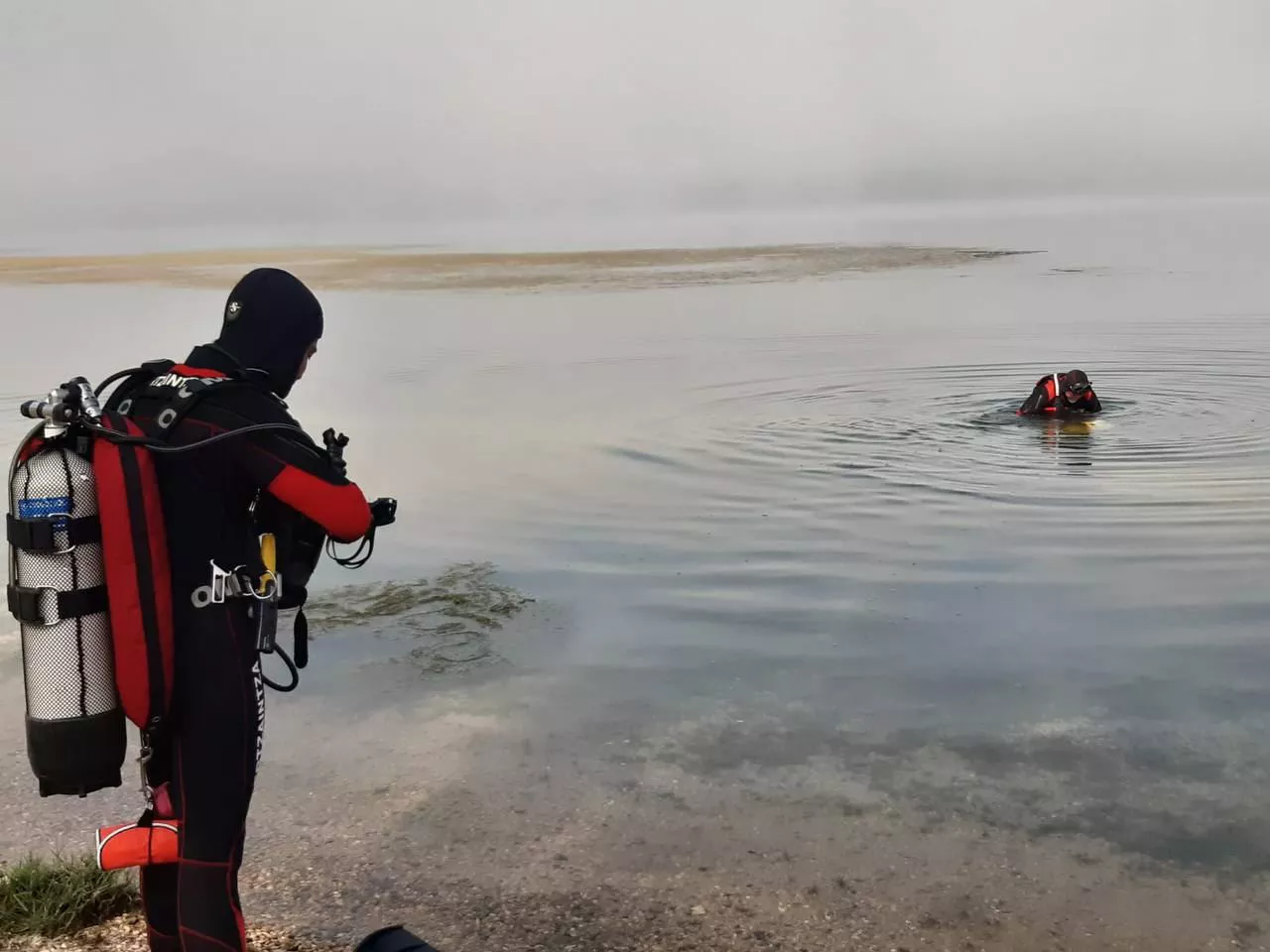 Buzos de la Ertzaintza han reanudado la búsqueda esta mañana. Foto: Ertzaintza