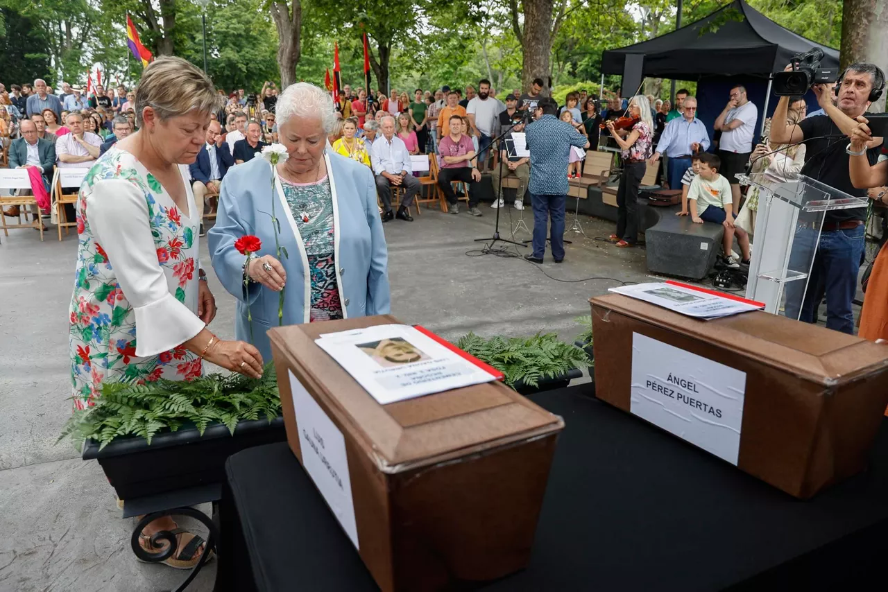 Los restos se han entregado en el marco del homenaje anual a gudaris y milicianos en Artxanda. EFE