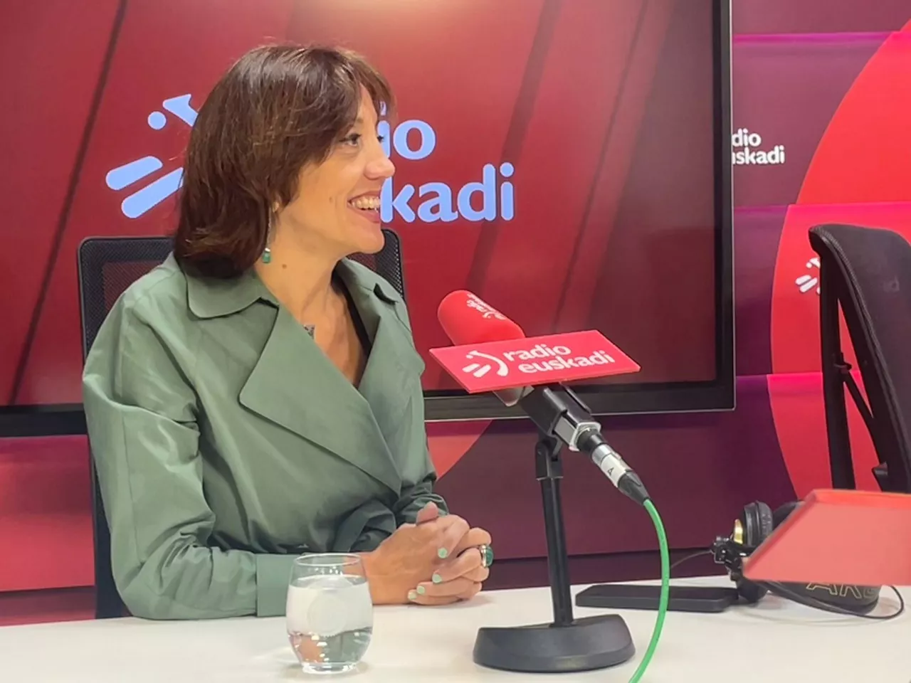 La rectora de la UPV/EHU, Eva Ferreira en Radio Euskadi. Foto: EITB Media