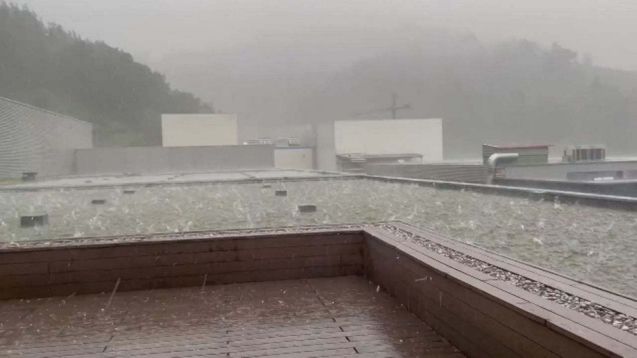 Podría haber chubascos e ir acompañados de granizo.