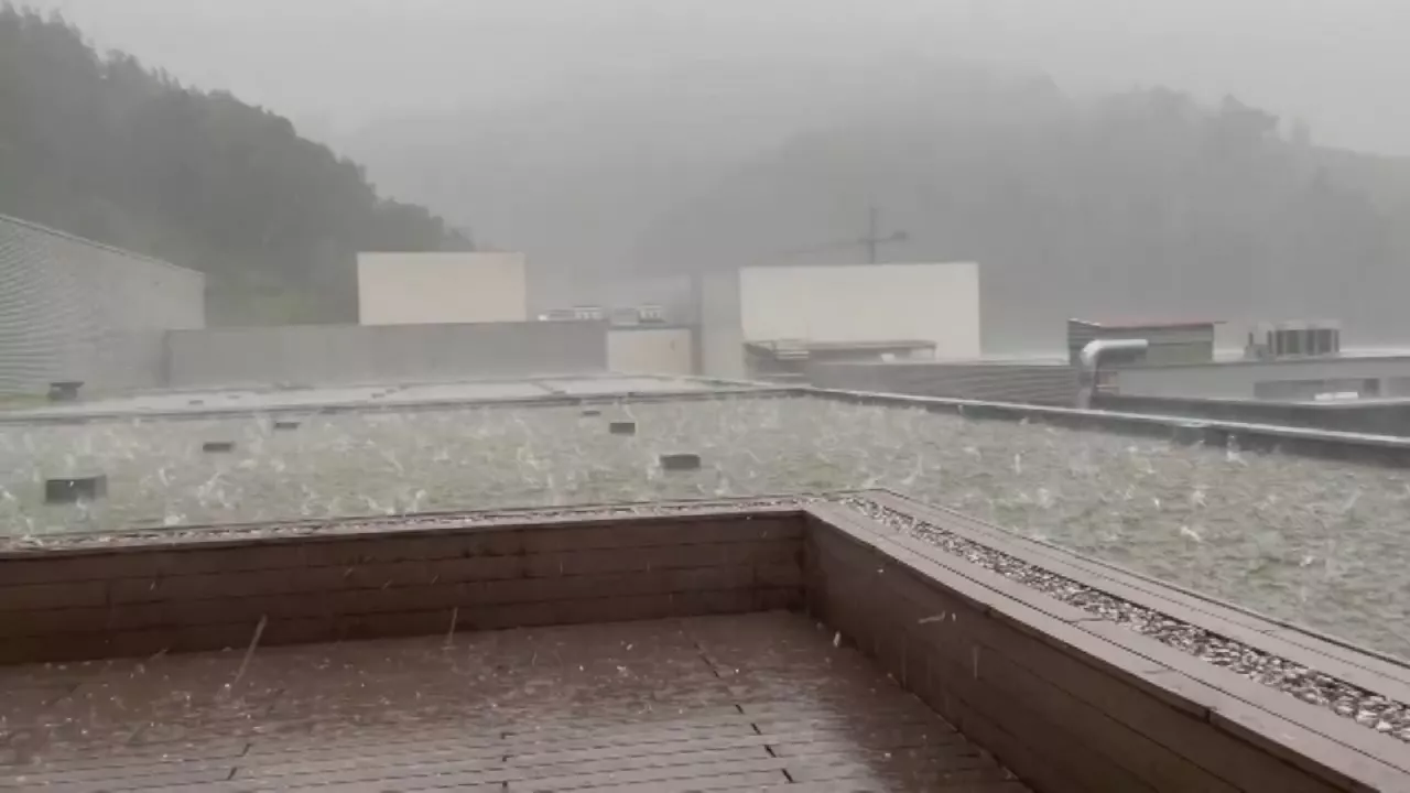 Podría haber chubascos e ir acompañados de granizo.