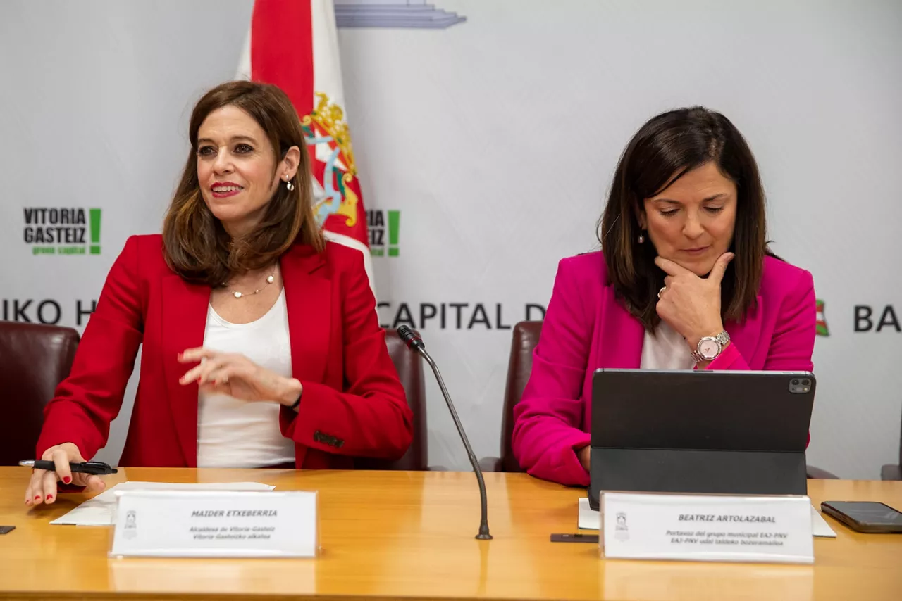 maider etxebarria beatriz artolazabal vitoria gasteiz pacto akordioa efe