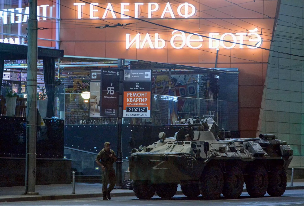 Soldados rusos bloquean una calle en Rostov EFE