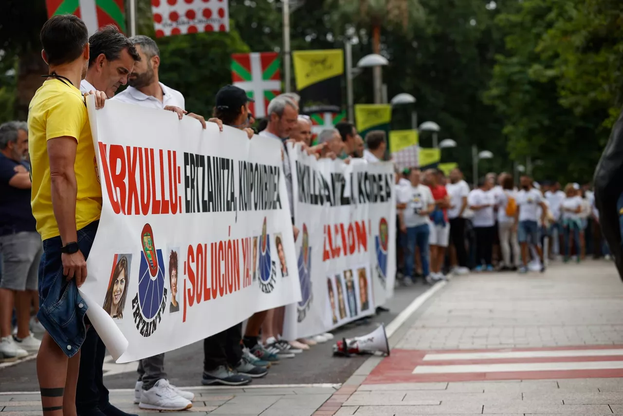 Ertzainen protesta bat. Artxiboko argazkia: EFE