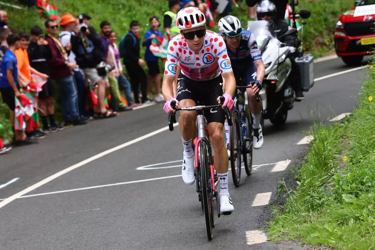 Neilson Powless, en imagen de archivo, en el Tour de Francia de 2023. Foto: EFE.