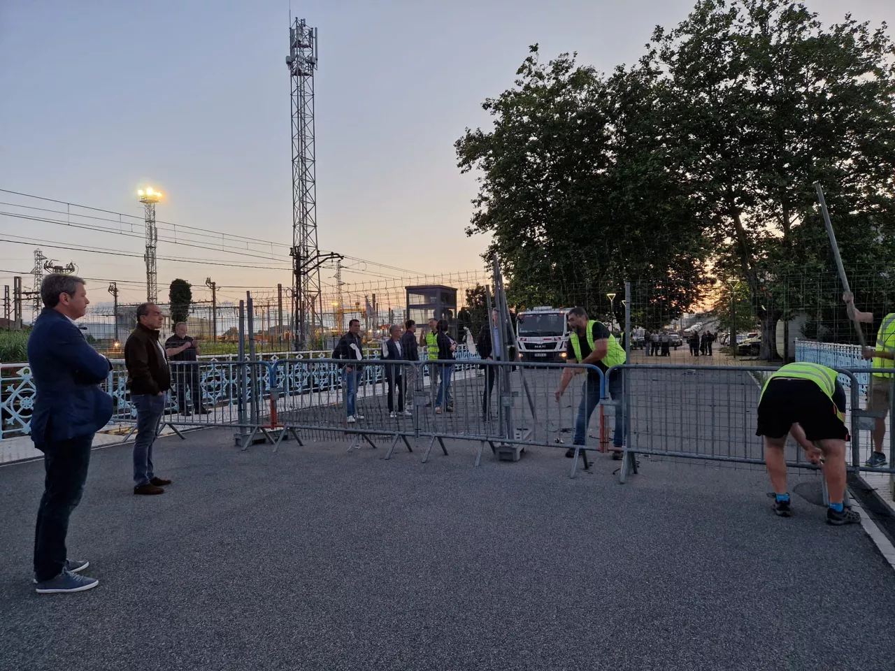 Momento de la reapertura del puente Avenida. @Irun_informa