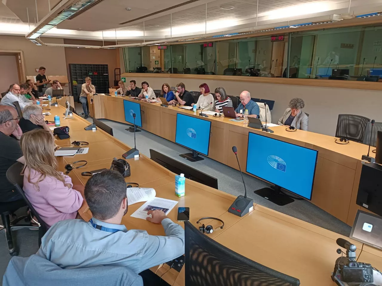 Pablo Gonzalezen familia eta lagunak, Euroganberan. Irudia: #FreePabloGonzalez