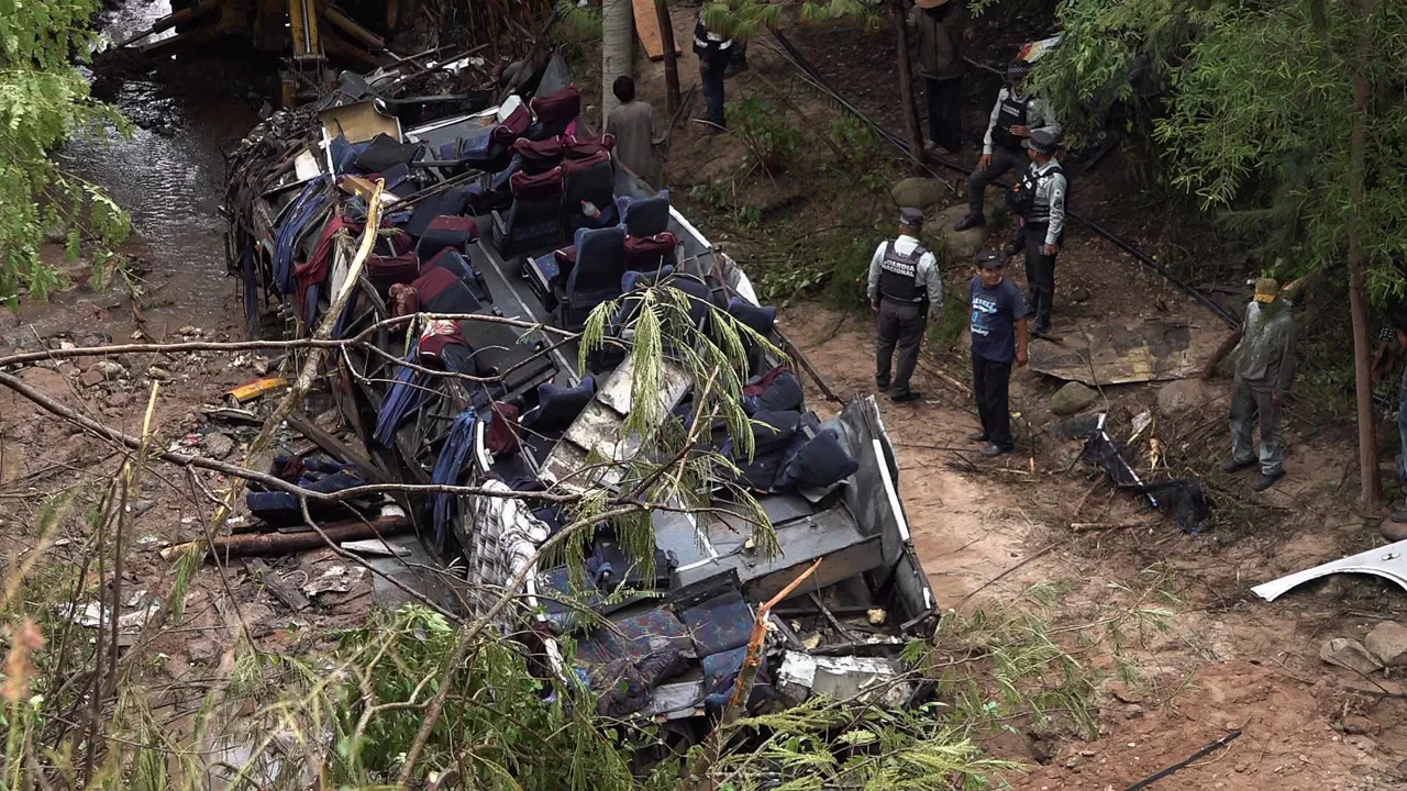 mexico accidente autobus efe