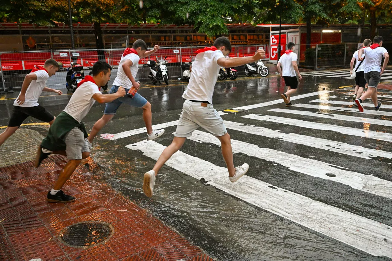 charco-putzu-euria-lluvia-pamplona-irunea-efe