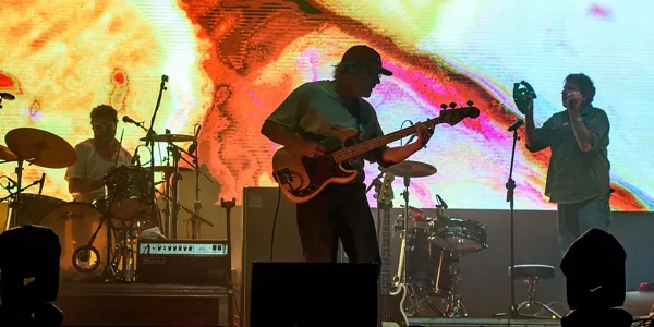 Los integrantes de la banda estadounidense Pavement durante su actuación. Foto: EFE.