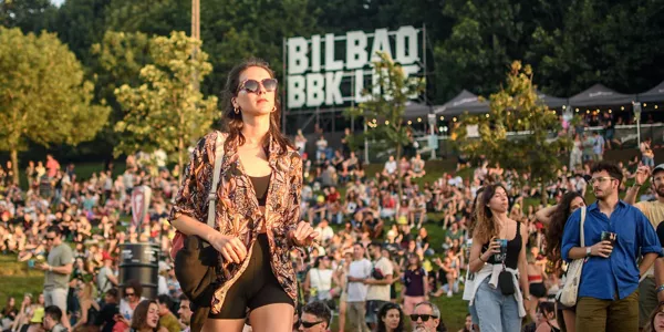 Ambiente de público este viernes en la segunda jornada del festival BBK Live. Foto: EFE.