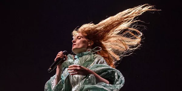 La líder y cantante del grupo británico Florence and the Machine. EFE.