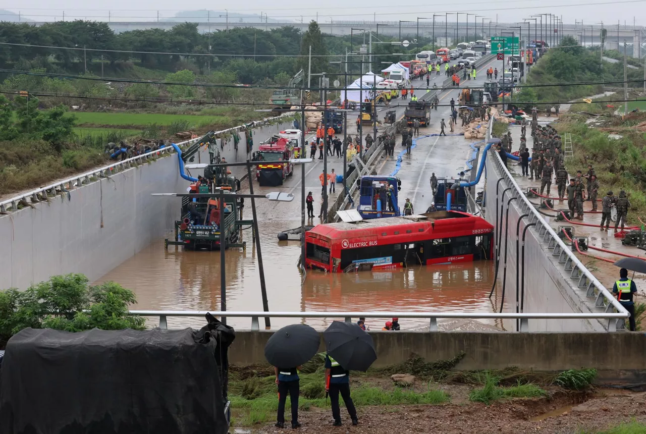 corea del sur hego korea inundacines uholdeak tunel efe