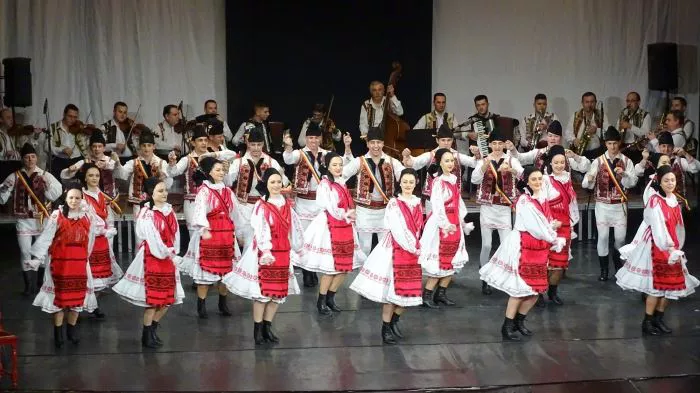 El grupo rumano Doina Timisului, de Timisoara, es uno de los invitados