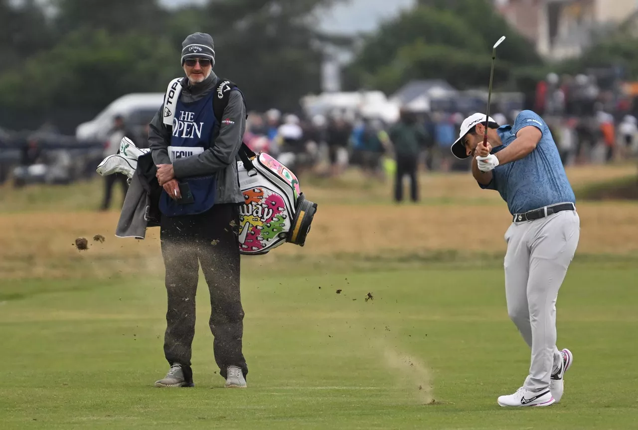 Adrian Otaegui, ostiraleko ibilbidean. Argazkia: EFE.