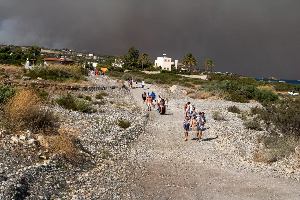 grezia-grecia-sutea-incendio-rodas-efe2