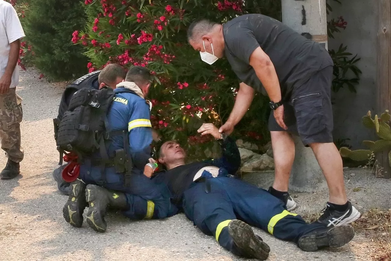 grezia-grecia-sutea-incendio-rodas-efe5