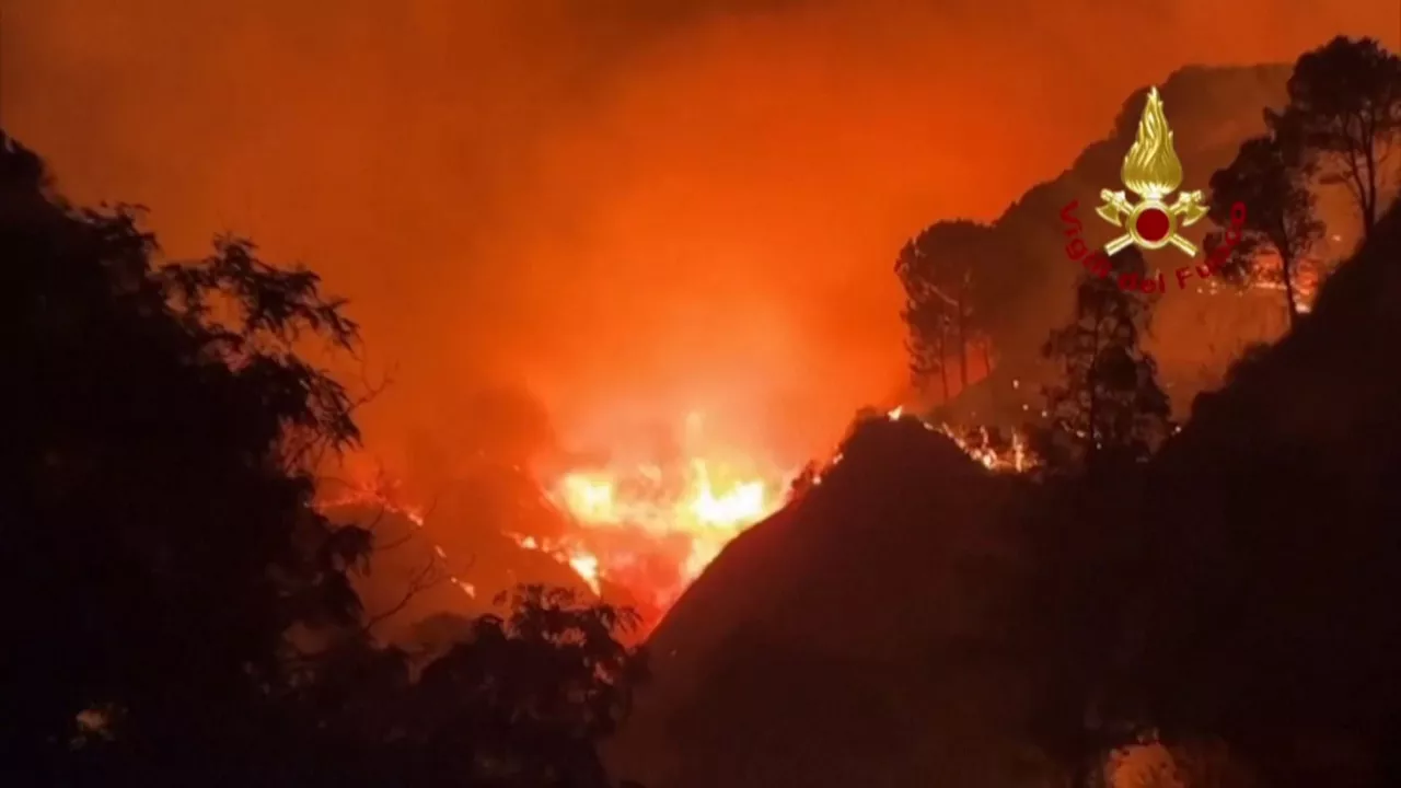 20230726083742_incendio-italia-palermo-sicilia_