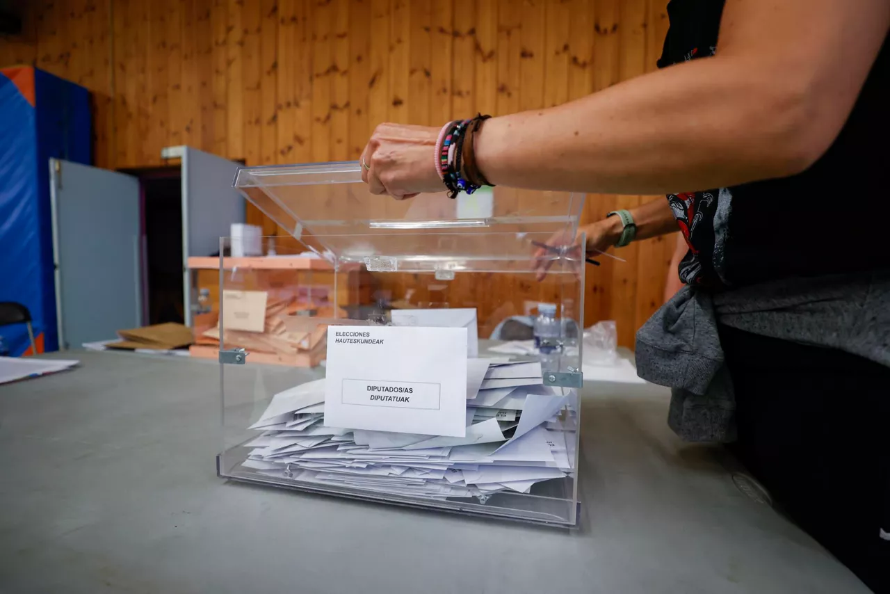 votos-congreso-urna-efe