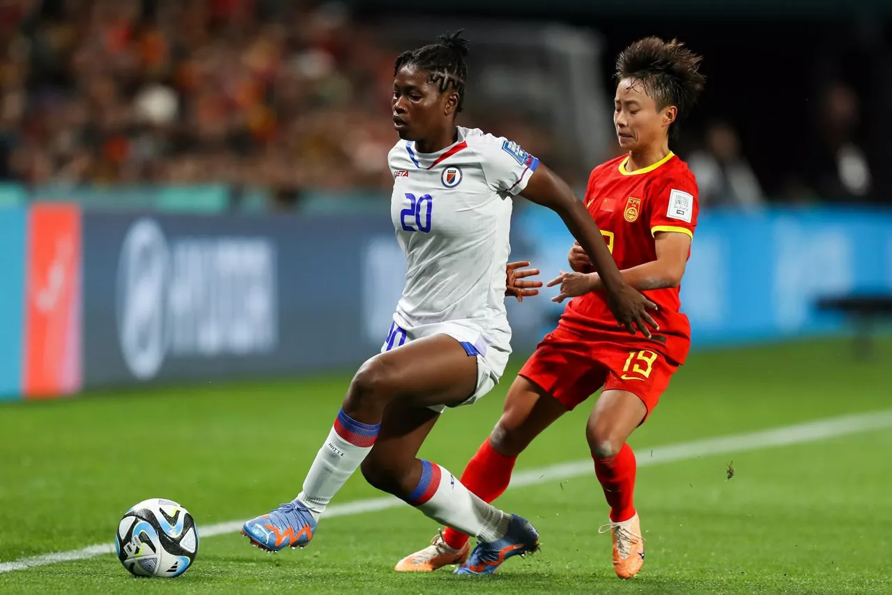 Kethna Louis (Haiti) eta Linyan Zhang (Txina), jokaldi batean. Argazkia: EFE