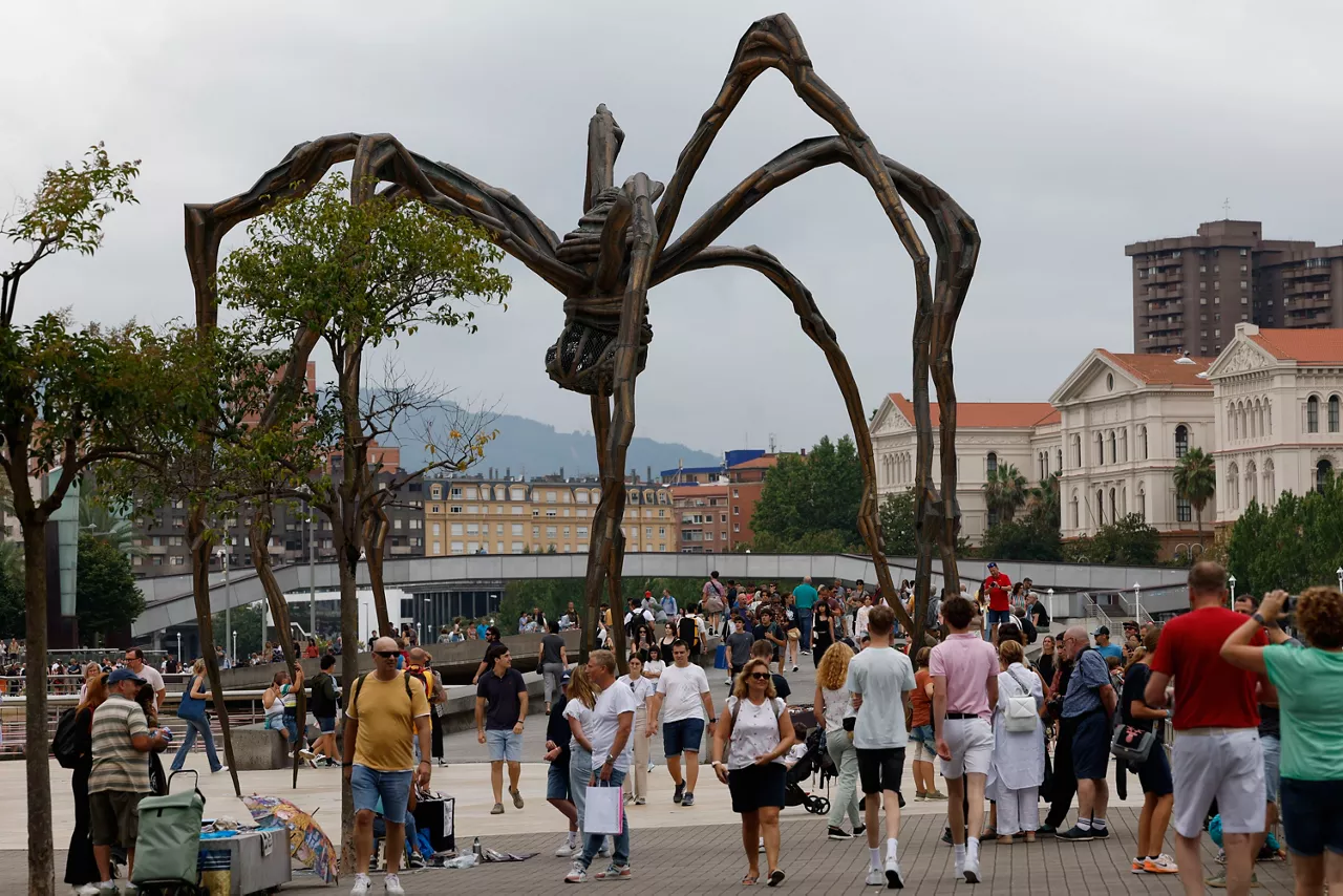 museo guggenheim turistak efe