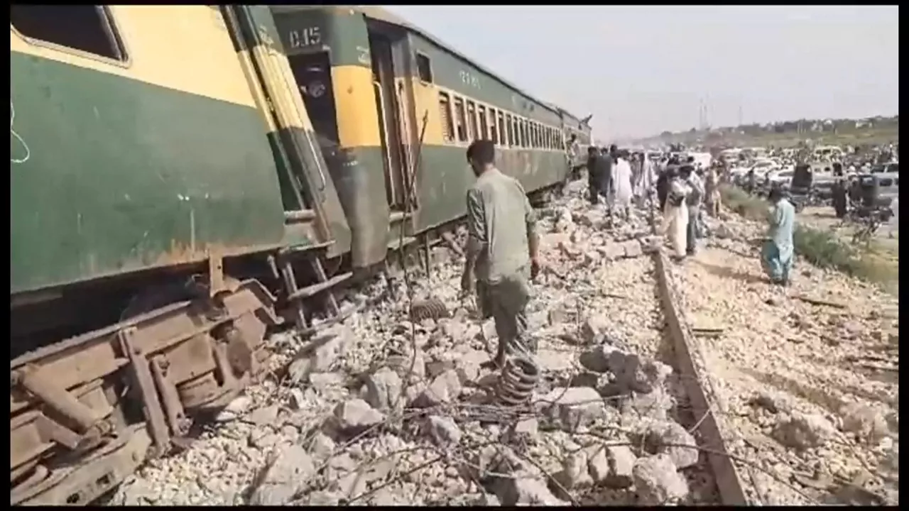 20230806185829_tren-istripu-batek-23-hildako-eta-80-zauritu-baino-gehiago-utzi-ditu-pakistanen_