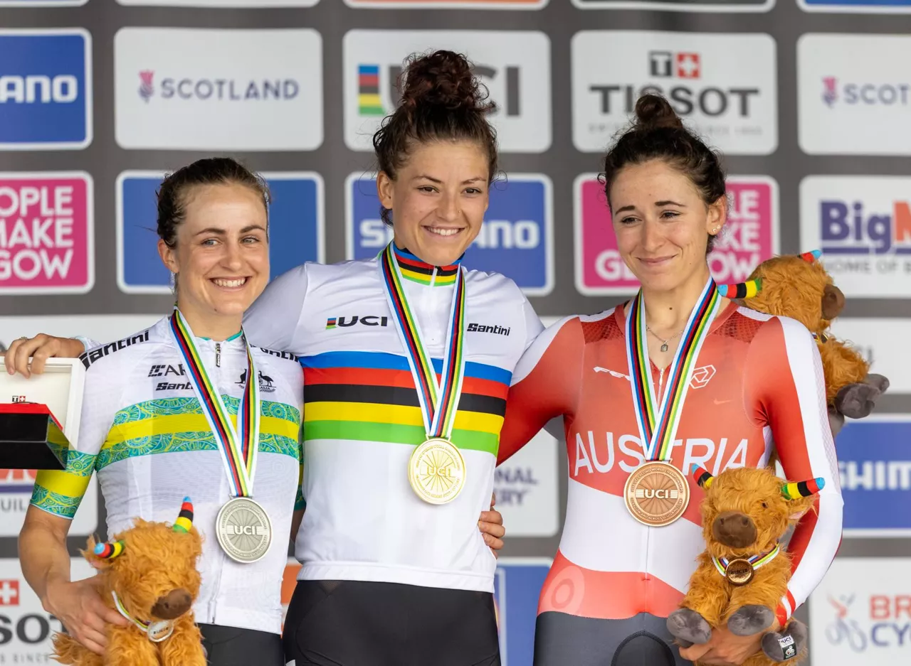 Brown, Dygert eta Schweinberger, podiumean. Argazkia: EFE.