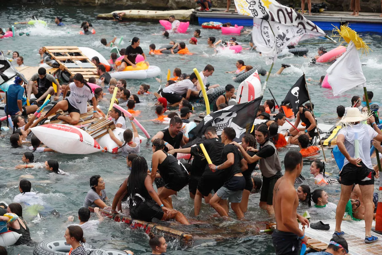 donostia-piratak-abordatzea-EFE