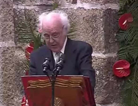 Agustín González