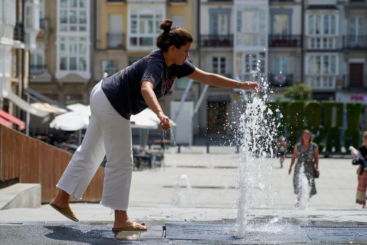 Eguraldia Tiempo calor beroa abisu horia aviso amarillo