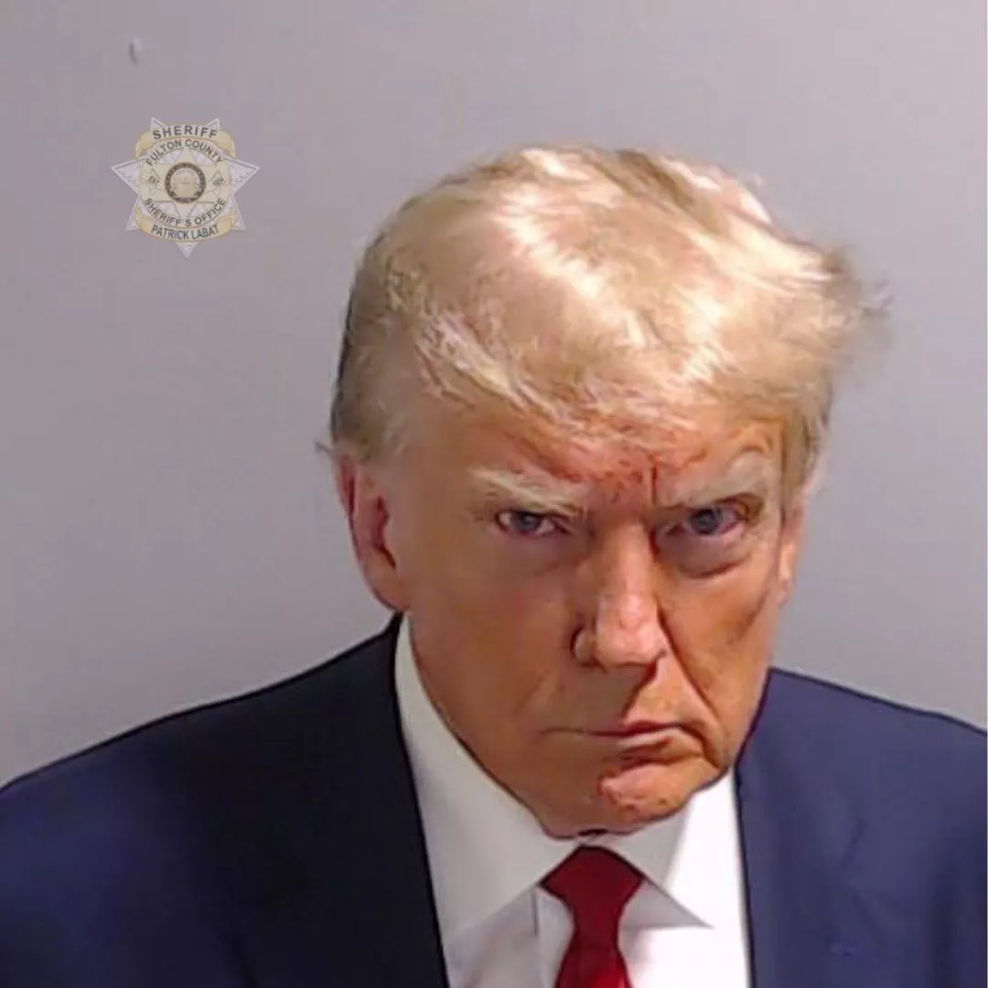 donald trump en la cárcel foto policial