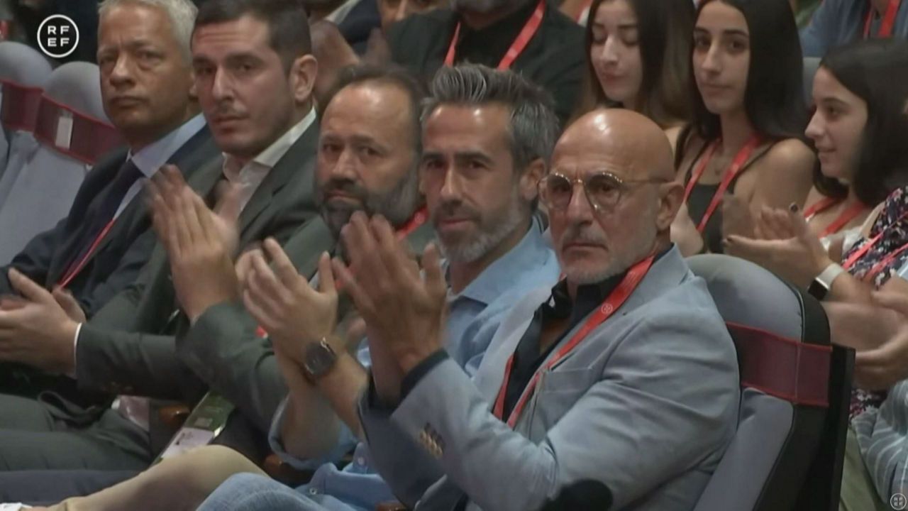 20230825131124_rubiales-aplausos_