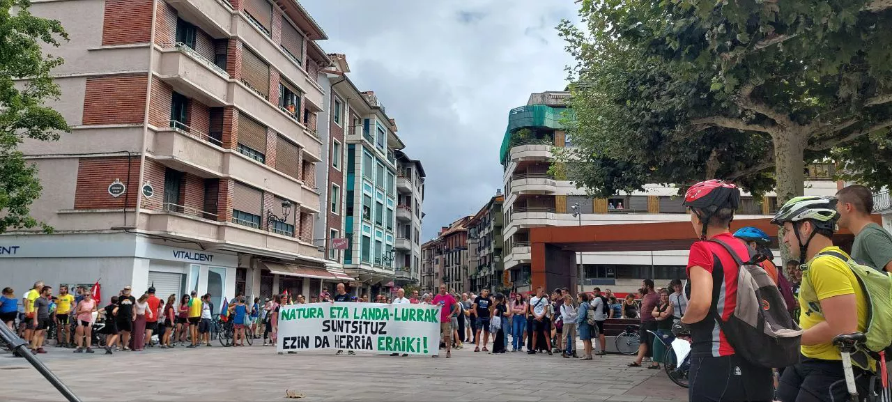 aht-protesta-beasain-argazkia-aht-gelditu