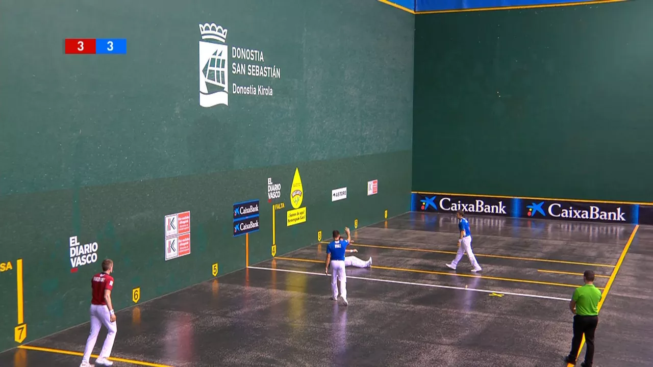 Imagen del partido entre Jaka-Mariezkurrena y Peña-Imaz.